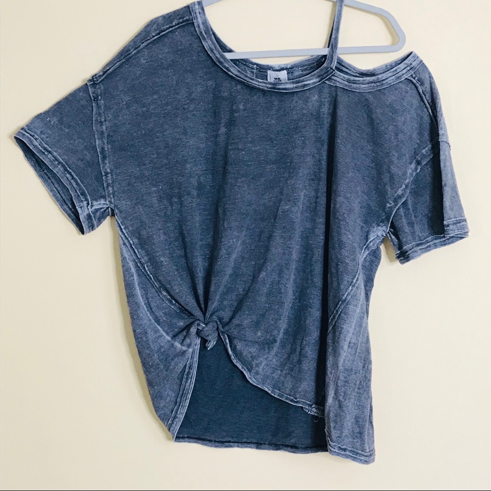 We The Free Cold Shoulder Pullover T-shirt Size LG